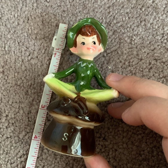 Vintage 1950s 1960s Enesco Elf and Mushroom Salt and Pepper Shaker - Picture 6 of 7